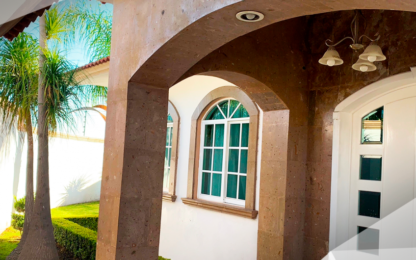CASA EN VENTA – RENTA EN JURIQUILLA