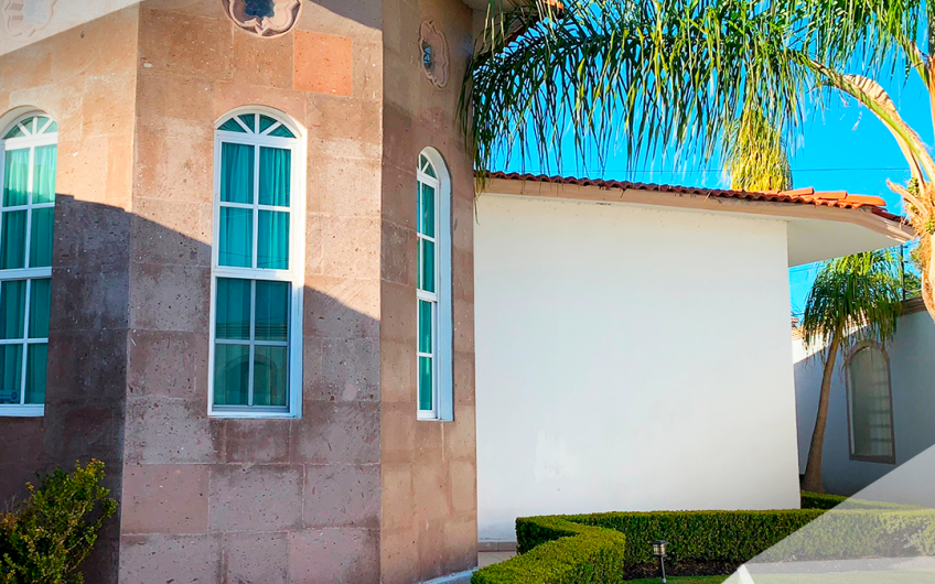 CASA EN VENTA – RENTA EN JURIQUILLA