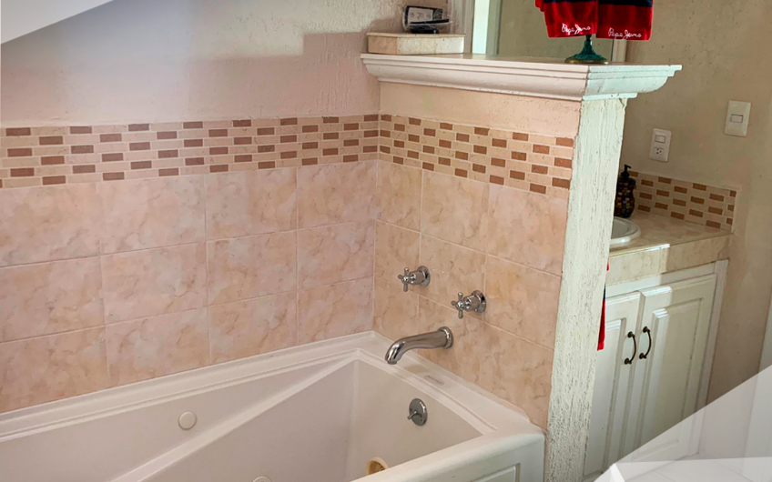 CASA EN VENTA – RENTA EN JURIQUILLA