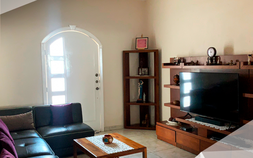 CASA EN VENTA – RENTA EN JURIQUILLA