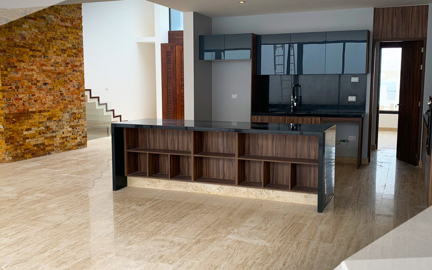 CASA EN VENTA  ZIBATÁ