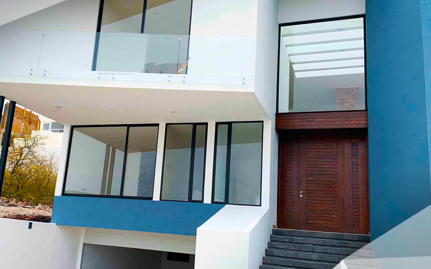 CASA EN VENTA  ZIBATÁ