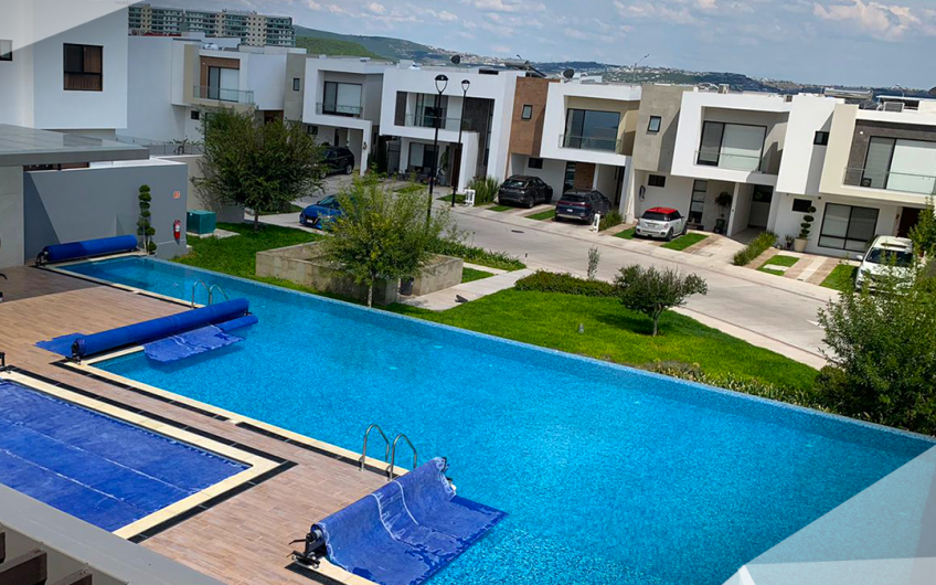 CASA EN VENTA VALLE ALTO JURIQUILLA