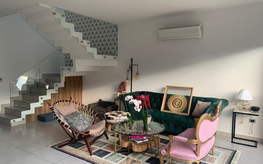 CASA EN RENTA EN ALTOS JURIQUILLA – VALLE ALTO