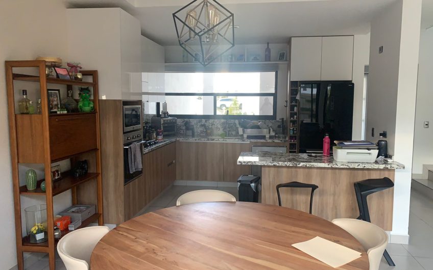 CASA EN RENTA EN ALTOS JURIQUILLA – VALLE ALTO