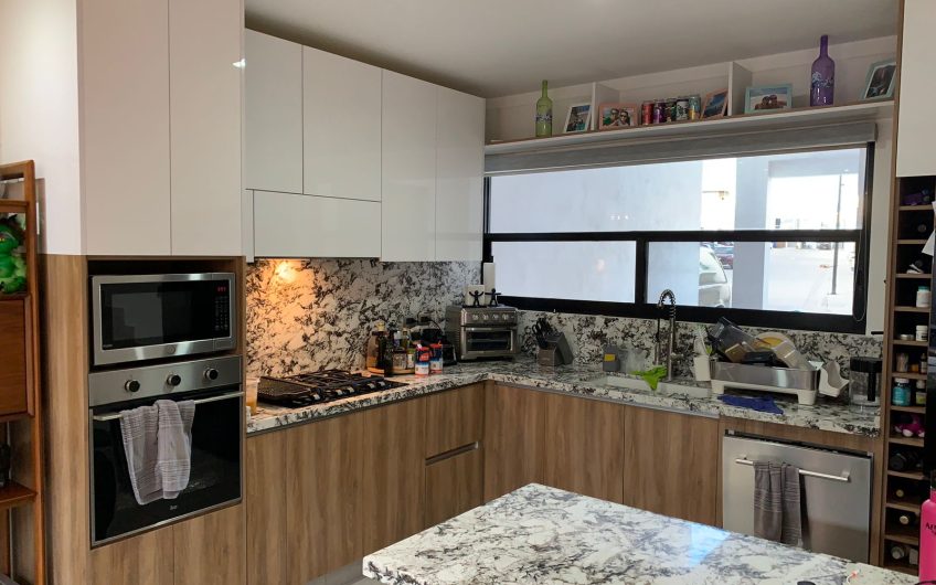 CASA EN RENTA EN ALTOS JURIQUILLA – VALLE ALTO