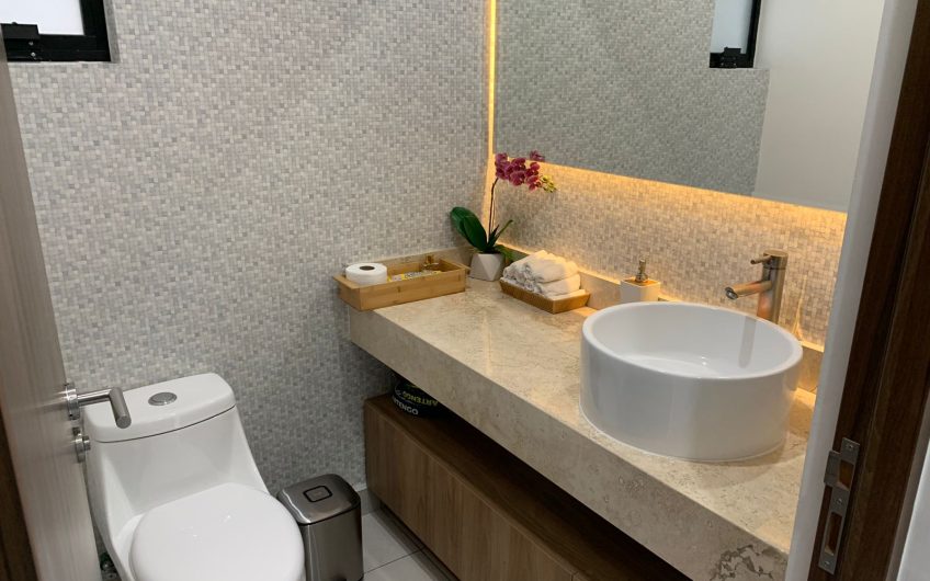 CASA EN RENTA EN ALTOS JURIQUILLA – VALLE ALTO